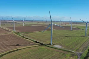 UK should boost green public investment by 1% of GDP a year, say top economists