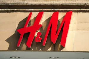 H&M hires new chief as profits slip behind expectations