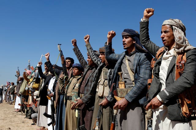 9cf58e0ac7934c21af6e365ea53722e6 Houthi fighters