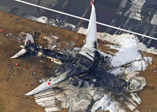 b1711a28af9c45f48e8bc1c900367658 Japan Plane Fire