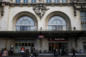 Three people injured in stabbing attack at railway station in Paris