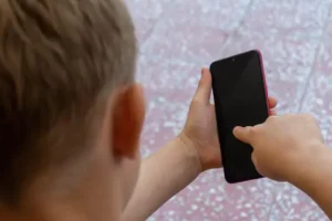 Majority of boys aged 11-14 ‘exposed to online content that promotes misogyny’