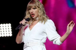 Taylor Swift demands university student stops tracking her private jet