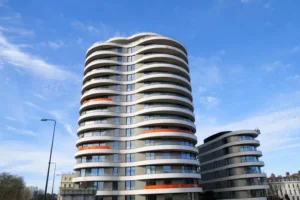 Parents of teen who posed as oligarch’s son before falling from Thames apartment criticise police over investigation