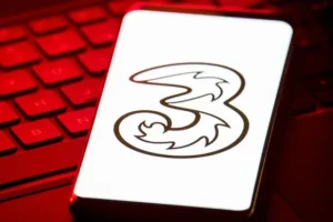Three apologies after several days of mobile network issues