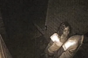 Airbnb host ‘sent pictures of guest with another woman to his wife’ after he left bad review