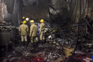 At least 11 dead as fire sweeps through New Delhi paint factory