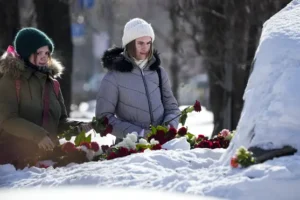 Blaming Vladimir Putin for death of Alexei Navalny ‘unfounded’, Kremlin says