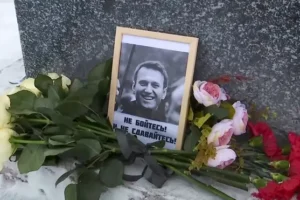 Alexei Navalny’s mother launches court action demanding release of his body