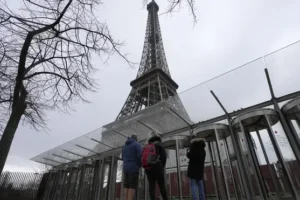Eiffel Tower reopens to visitors after six-day closure amid strike by employees