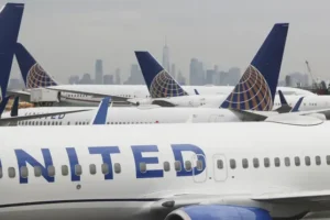 United Flight from London diverted to Maine because of disruptive passengers