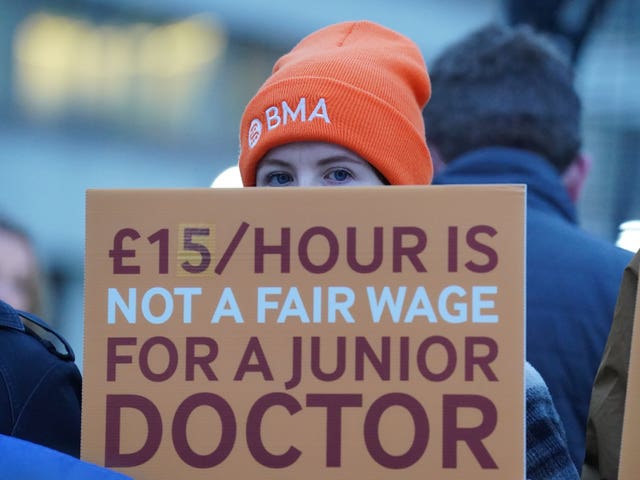 2-75413796 Industrial strike