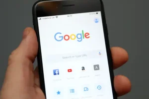 Google experimenting with AI-powered search results in the UK