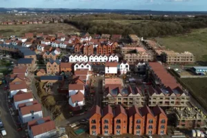 UK construction sector emerges from six-month slump and returns to growth