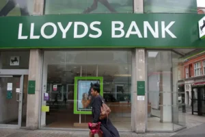 Lloyds shakes up risk management team in bid to speed up transformation