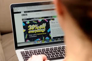 Asos to reveal sales slump amid turnaround efforts