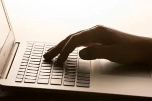 £14,000 being lost to investment scams on average, says Barclays