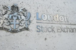Airlines help lift FTSE 100 off the ground as global stocks rise