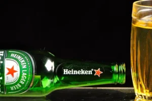 Heineken sells more beer amid strong supermarket demand