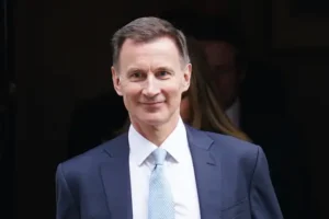Jeremy Hunt ‘set to hold summit to talk up London stock market’