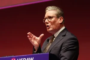 Starmer pledges crackdown on shoplifting in speech to retail workers