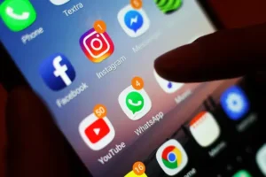 WhatsApp lobbying ‘should be subject to same transparency as meetings’