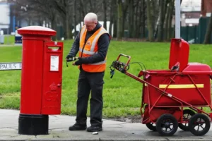 Royal Mail’s six-day delivery service must continue, says business minister
