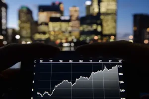 FTSE hits new record as global stocks buoyed by US interest rates hopes