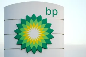 BP profits miss forecasts as it plans £1.6bn cost-cutting