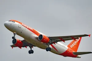 EasyJet uses AI to better manage flights from new control centre