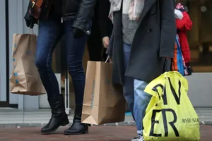Shopper footfall remains down on last year despite bank holidays and sun