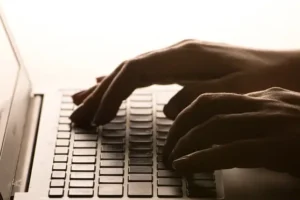 AI voice cloning tools imitating political leaders threaten elections – report