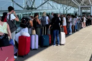 What are air passengers entitled to during IT outage flight disruption?