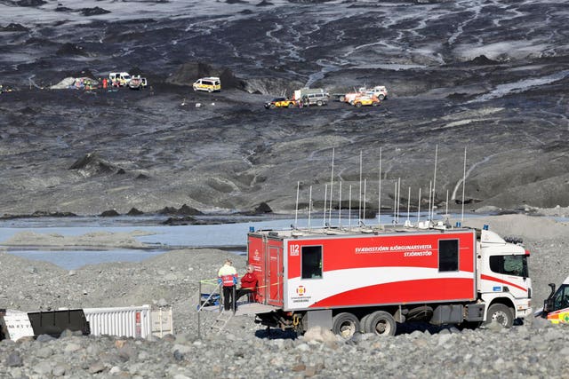 3672a1942d6344349680ac0d2978ca72-1 Iceland Cave Collapse