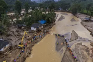 Hopes of finding survivors wane after landslides in India kill 194