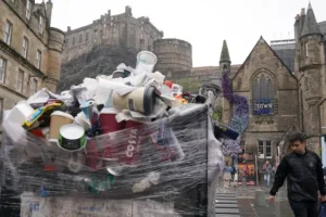 Swinney urged to act to avert strike by refuse staff during Edinburgh festivals