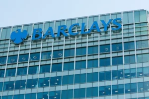 Barclays lifts cap on bonuses for bankers in UK