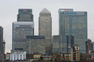 London’s FTSE closes lower despite improved afternoon trading