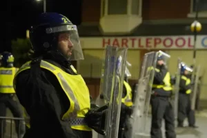 Government will ‘look more broadly at social media’ after riots – Starmer