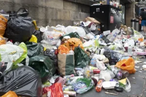 Union suspends planned bin strikes so members can vote on new pay offer