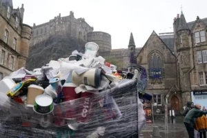 All three unions suspend planned bin strikes so members can vote on pay offer