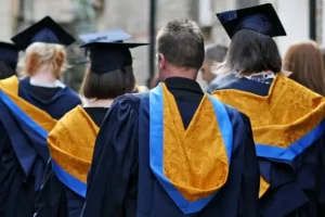 Fewer than one in 10 graduate employers say type of university important – poll