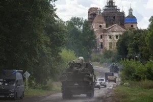 Ukraine claims prisoners taken as it continues incursion into Russia