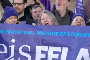 College strike dates suspended as ‘significant progress’ made on pay dispute