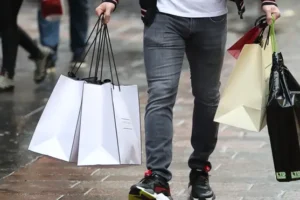 Consumer optimism over economy falls for first time since February