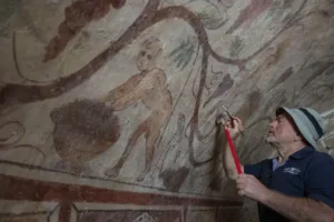 Ancient tombs featuring magnificent wall paintings open to public in Israel
