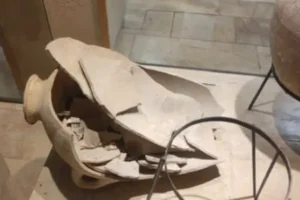 Boy, 4, accidentally smashes 3,500-year-old jar during visit to museum