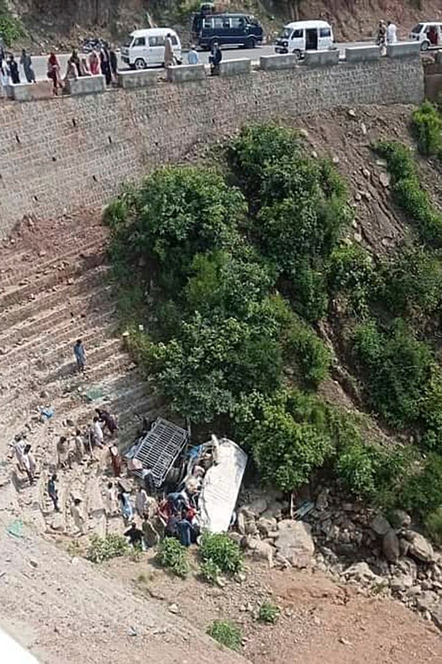 8088b49d01f0443598d9b48704c1b0c6 Pakistan Bus Accident