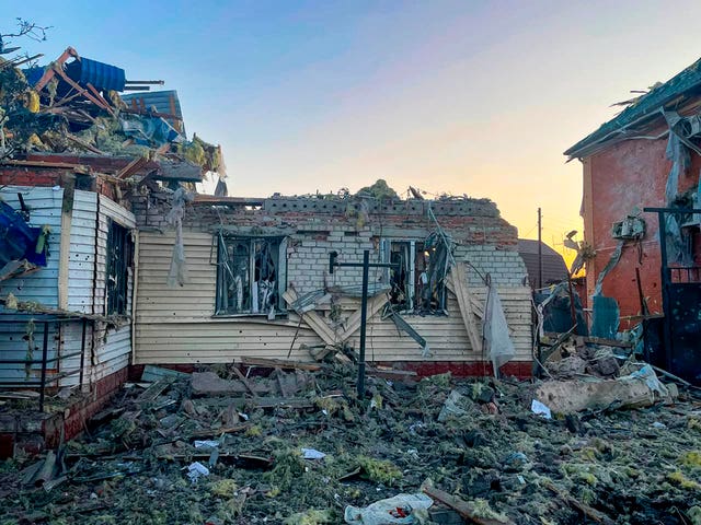 cdaf3e782f2b4df1b627a1ba8428b1ef-1 A damaged house after shelling by the Ukrainian side in the city of Sudzha