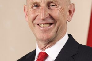 Chancellor Pledges to Eliminate Red Tape, Aiming to Save Businesses £800 Million